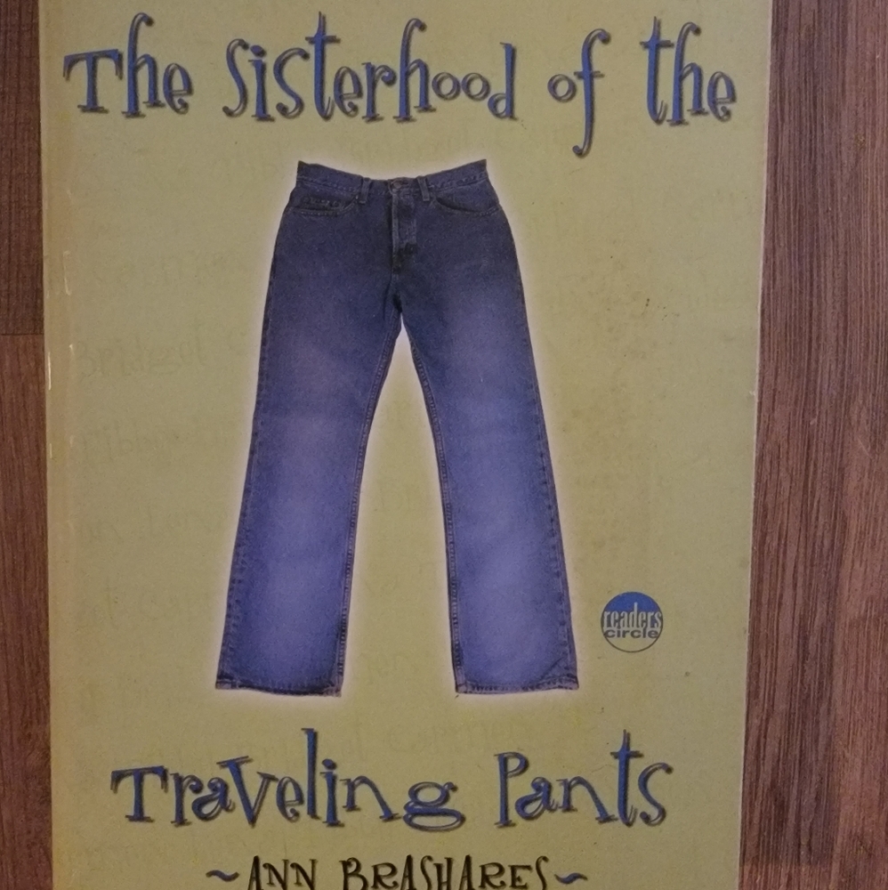 The Sisterhood of the Traveling Pants paperback book